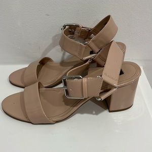 DKNY beige sandals